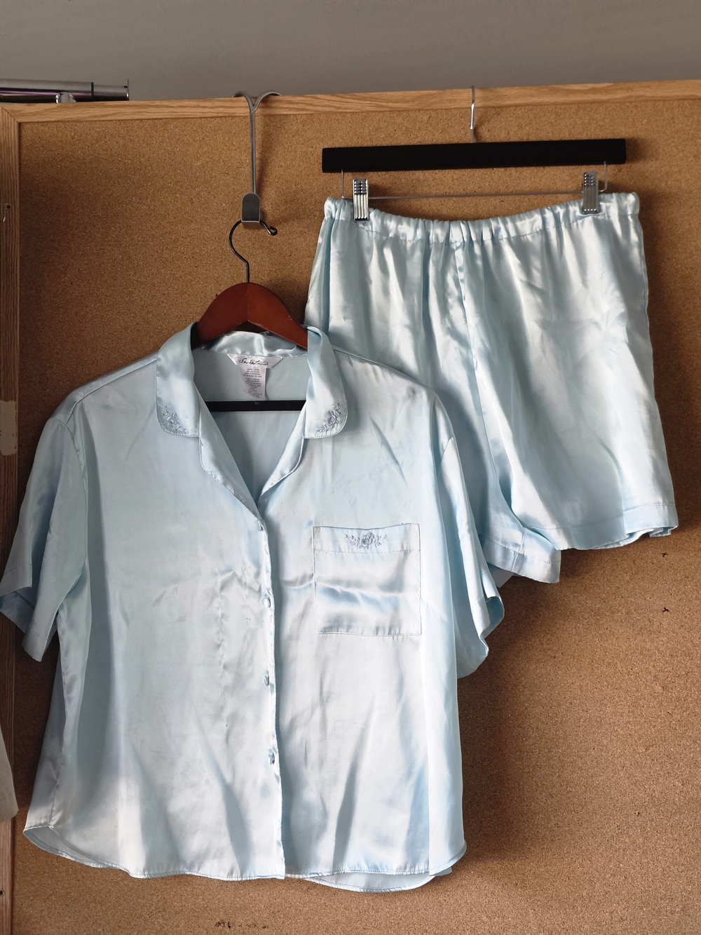 Secret Treasures Satin Button Top & Shorts Set Women’s L Summer Pajama Set